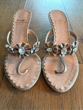 Vintage Moschino Flower Kitten Heels